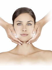 Age Summum is a 50-minute anti-aging treatment that will help regenerate, firm and restore the skin's radiance.